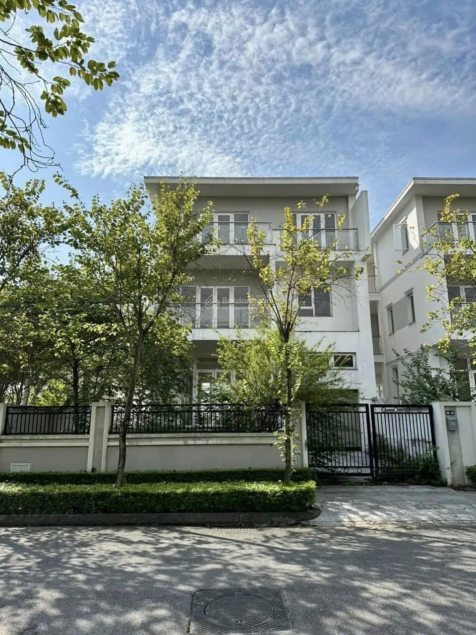 Chính chủ gửi bán gấp biệt thự 400m2 khu K Ciputra, nhà thô
