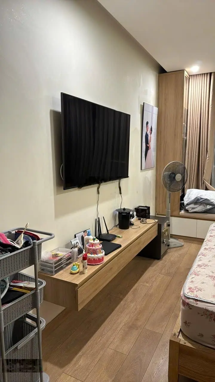 Chính chủ gửi bán căn 83m2 - chung cư 6th Element, giá thỏa thuận. Full nội thất. LH 0559 009 ***