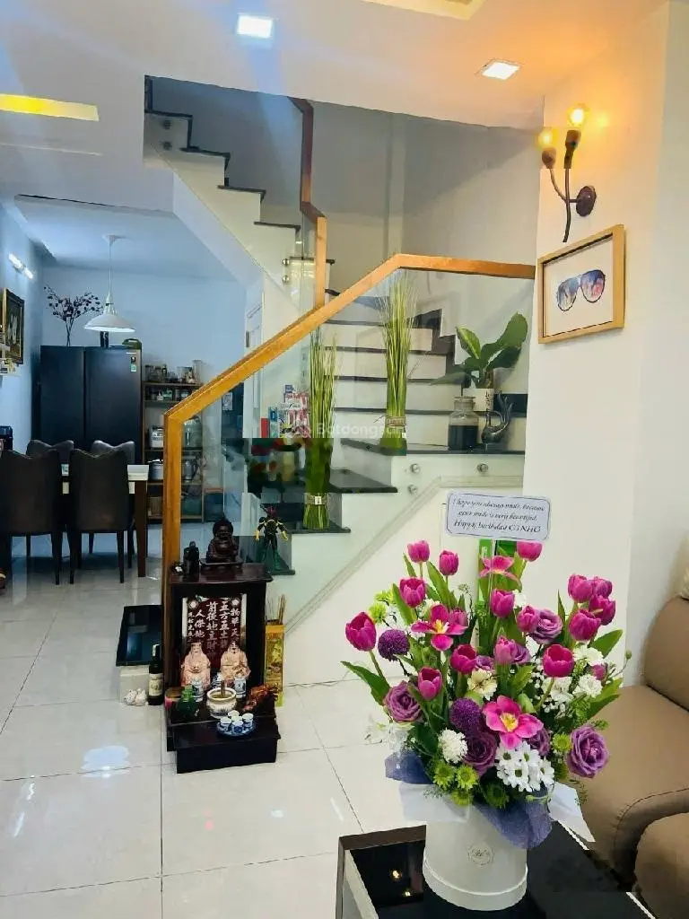 Nhà trung tâm tân bình giá siêu rẻ