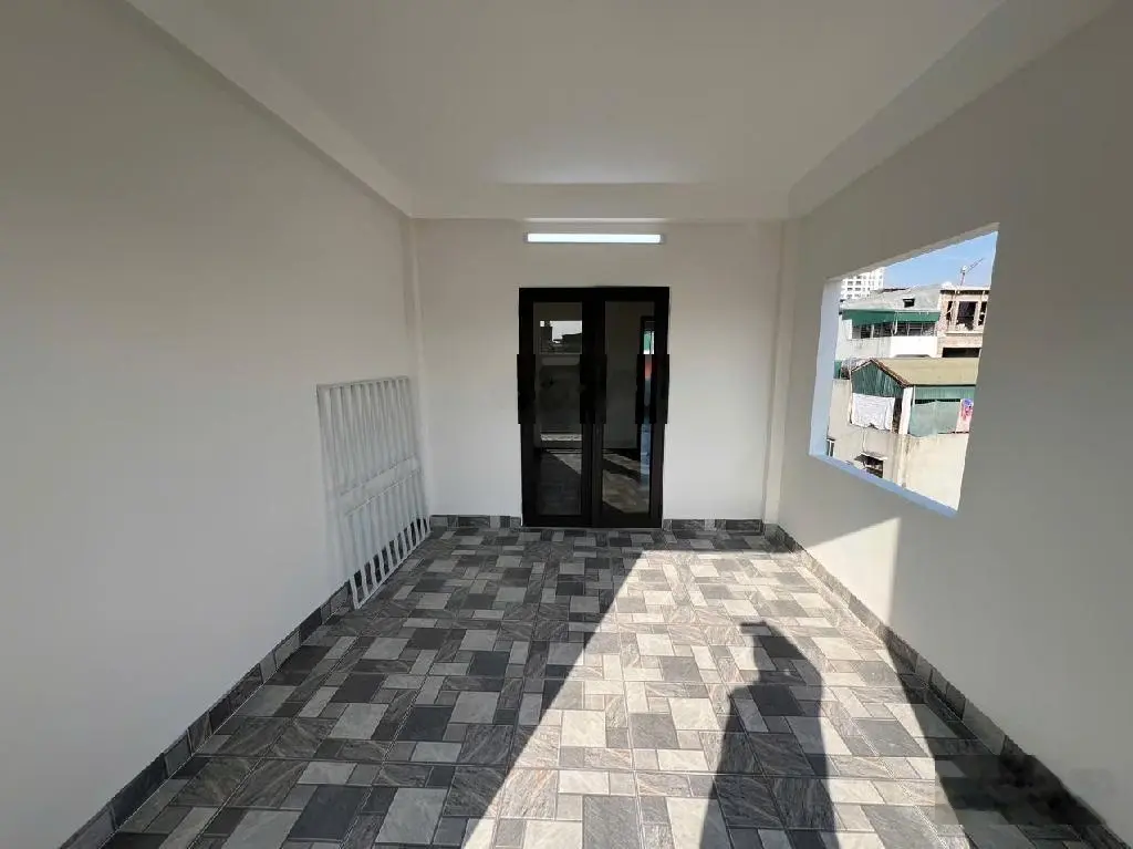 Nhà Phố Trạm ngõ nông 15m ra đường 2 ô tô tránh, sân để xe riêng DT 86 m2 x 4 tầng, 8,6 tỷ