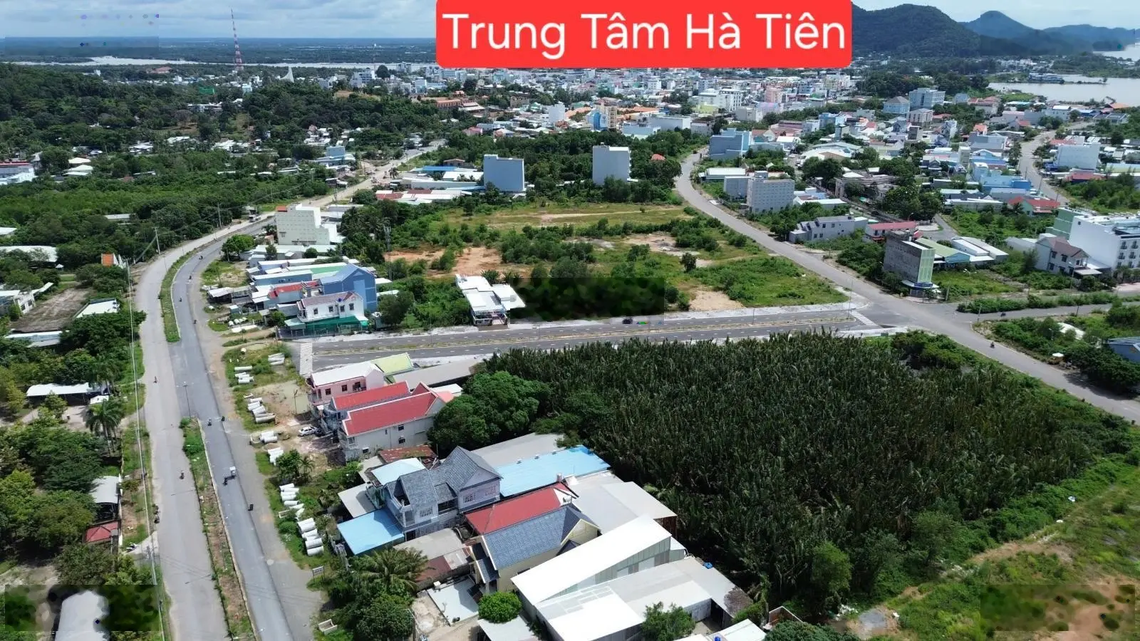 Bán nhà mặt tiền TL 28 đối diện trường nghề và trường cấp 3 Hà Tiên, p. Pháo Đài, TP. Hà Tiên