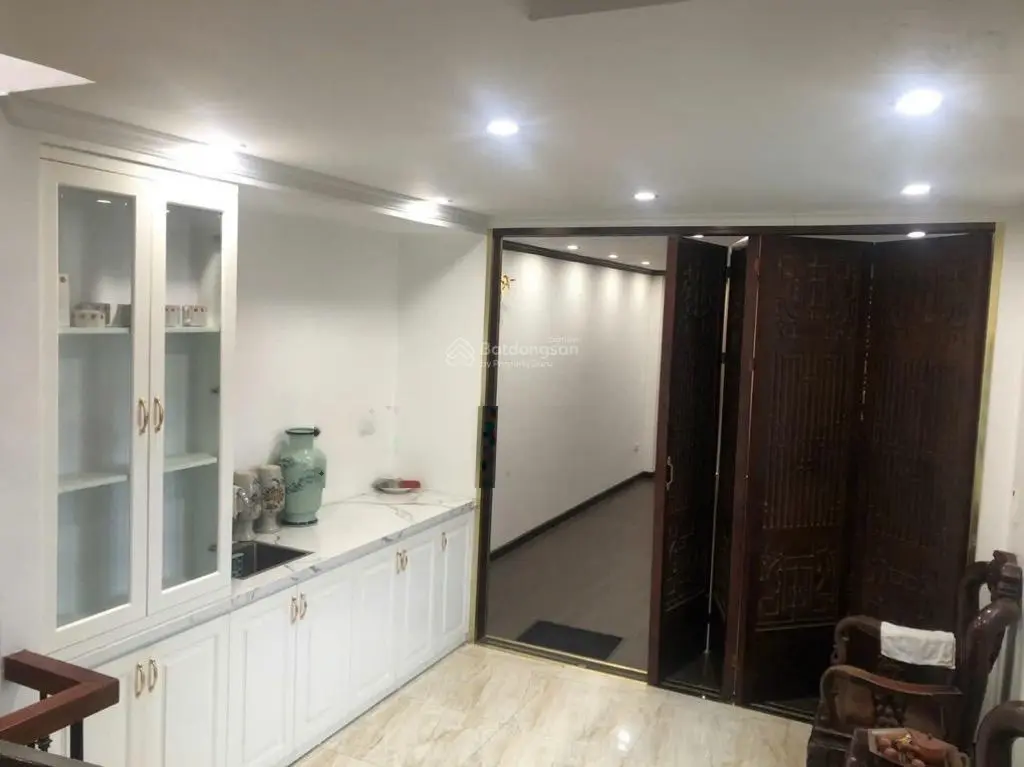 Trung Tâm - Ngô Xuân Quảng - 6 tầng mặt phố - Thang Máy+ Nội Thất Đẹp* ở - Kinh Doanh - cho thuê