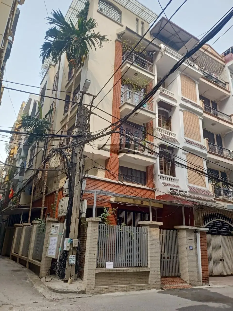 Bán nhà Nghĩa Đô, 106 Hoàng Quốc Việt, Cầu Giấy lô góc 42m2, mặt tiền 6m nhỉnh 10 tỷ, 16 chỗ