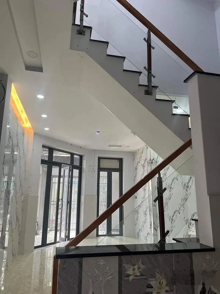 Nhà mới sửa lại 1T2L bán gấp đường Hồ Bá Kiện 48,7m2 gần chợ sỉ thuốc, sổ sẵn