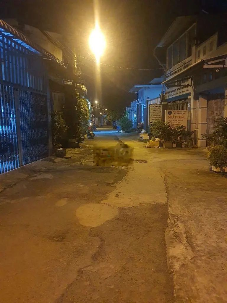Nhà Trệt, 2 lầu , Đúc kiên Cố. Rất đẹp. Lộ nhựa Ôtô, Gần Chợ BìnhThủy