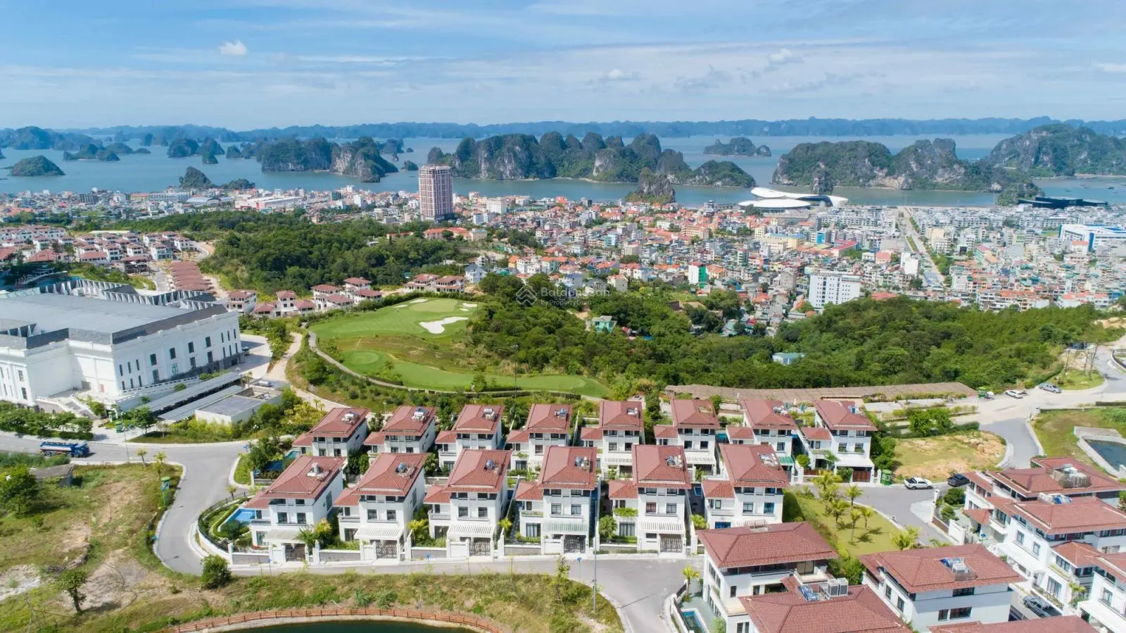 Bán biệt thự đồi FLC Hạ Long giá chỉ từ 11 Tỷ, nhận nhà ngay. Qũy căn đẹp, hiếm nhất thị trường!