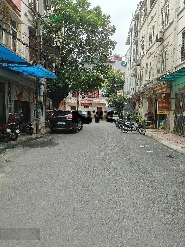Chủ bán nhà phân lô Đê La Thành, ngõ thông vòng quanh, 10m ra ô tô tránh giá 7.5 tỷ:O981129O26