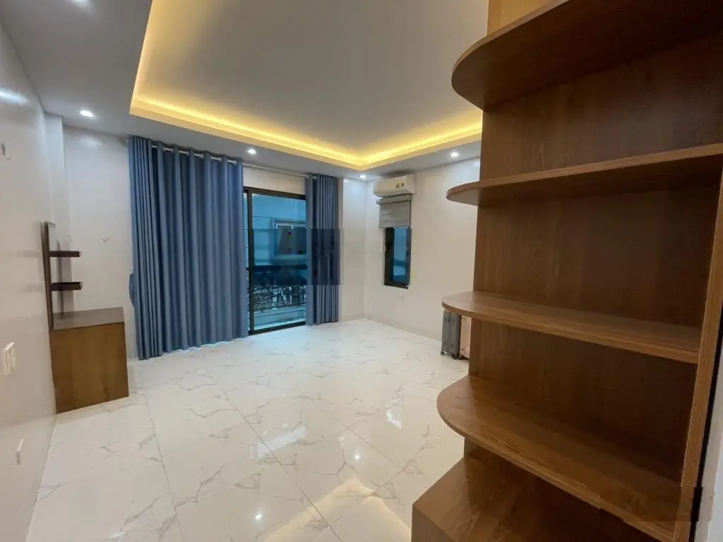 Trần_quốc_hoàn PHÂN LÔ kinh doanh ô tô vào nhà Diện tích 45m, ngõ trước nhà rộng 4m