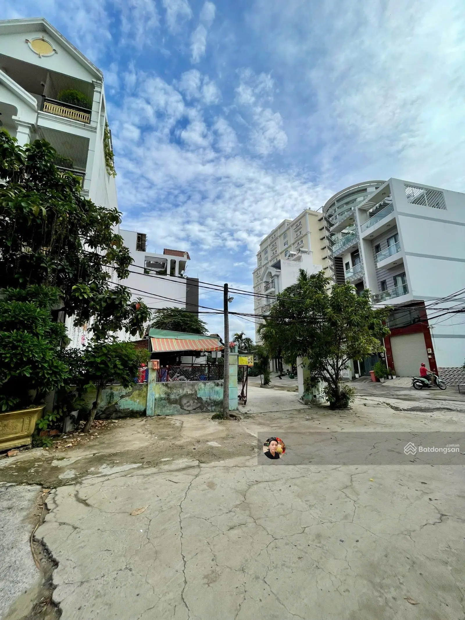 Bán 200m2 đất góc 2 Mặt Tiền (10x20m) khu dân cư gần Hoàng Quốc Việt xây dựng tự do giá chỉ 20,2 tỷ
