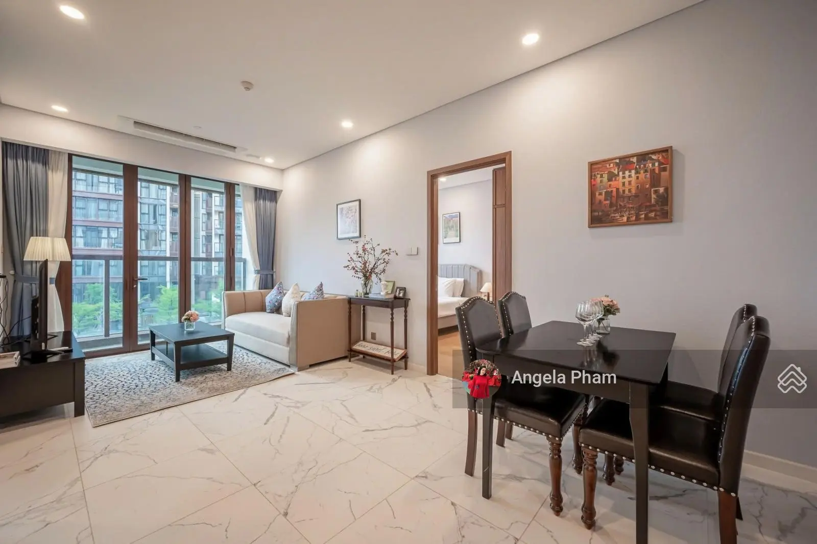 Bán 2 phòng ngủ Galleria - Metropole view đẹp giá tốt 13,5 tỷ