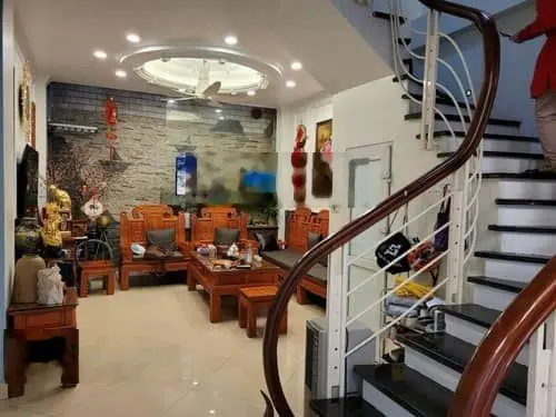 Bán nhà dân xây 6 tầng Phố Trạm, full nội thất, lắp được thang máy - 41m2 - mặt tiền 4m - 6,45 tỷ