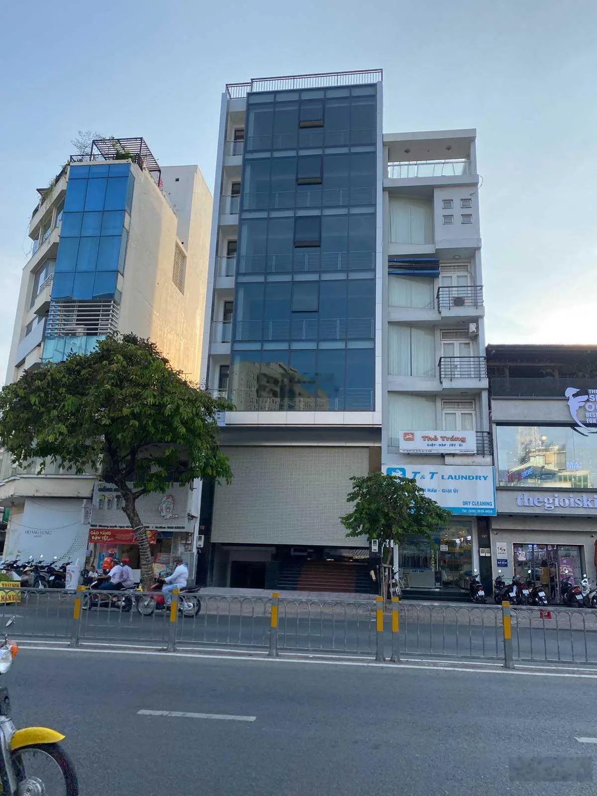 Mặt tiền Hoà Hưng - CMT8. DT: 10x16m. Hầm + 5 tầng văn phòng. Giá 43 tỷ