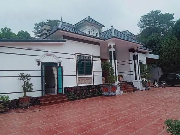 Bán mảnh đất sẵn nhà biệt thự mái Thái mới xây, view đẹp như tiên cảnh, 900m2 chỉ 2.7 tỷ