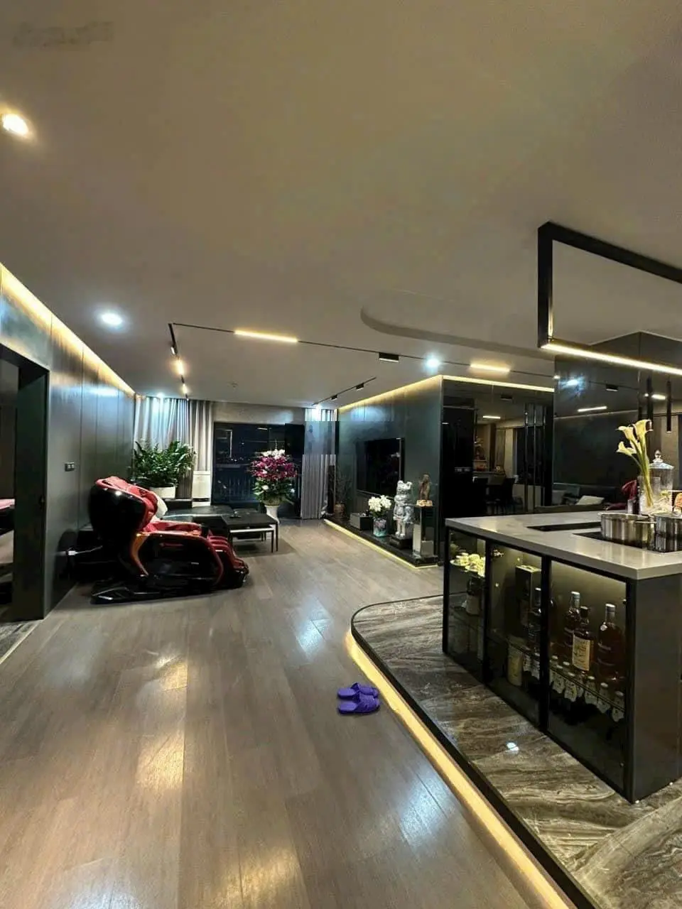 Chính chủ cần Bán CH sẵn sổ lâu dài, trục hoa hậu, tầng cực đẹp 131m2 tại FLC Complex. Giá 5xtr/m2