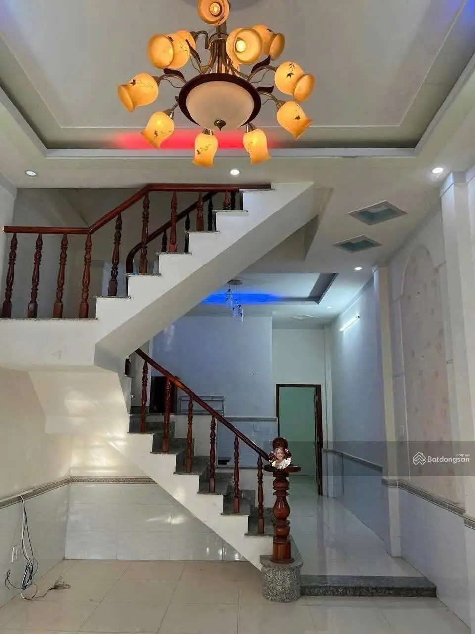 Cần bán nhà 1 Lầu 1 Trệt gần trường học Tân Đông Hiệp Dĩ An , sổ riêng , giá cực hấp dẫn