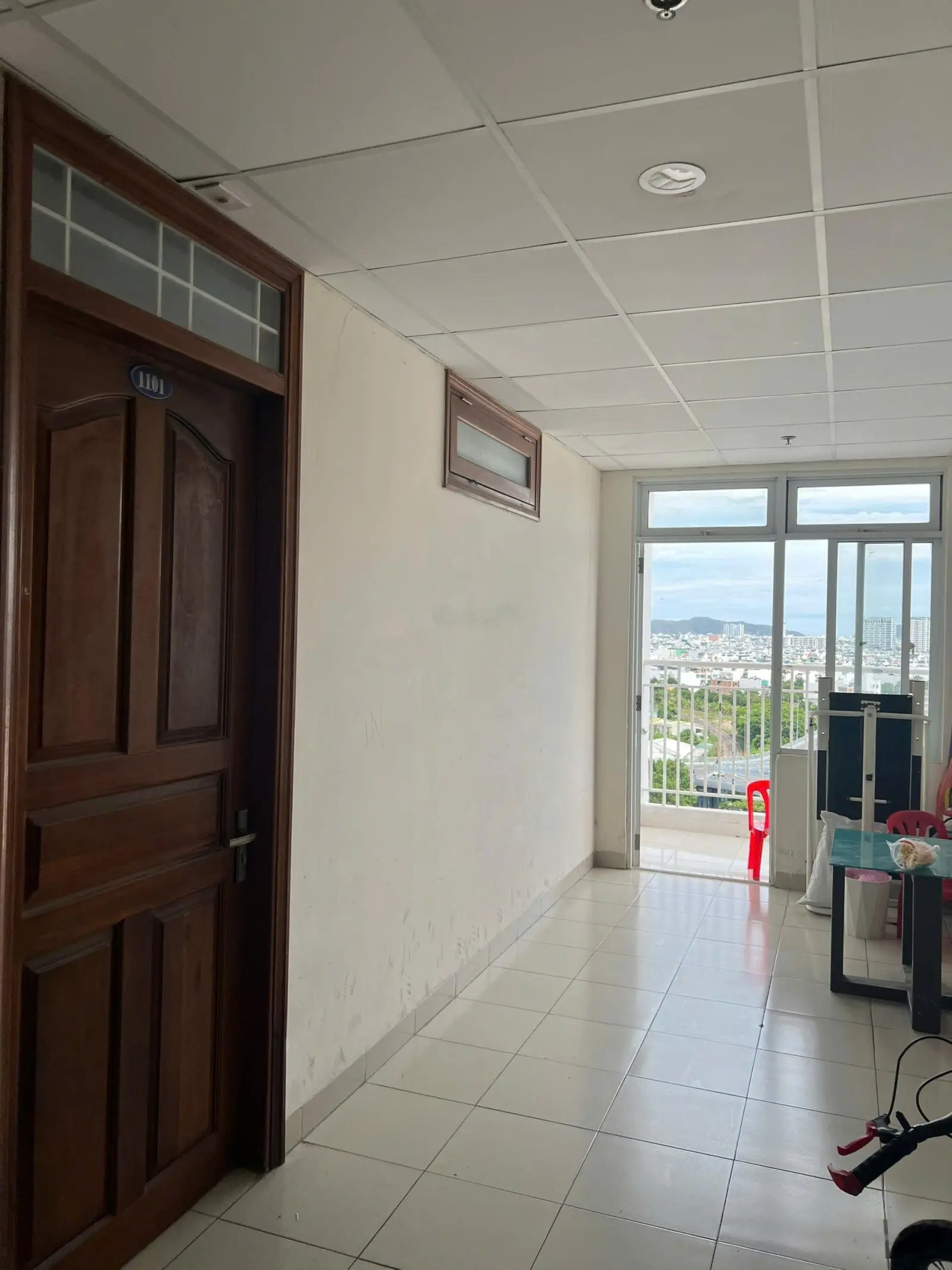 Bán căn hộ CT1 Vĩnh Điềm Trung - căn góc - view vòng xoay và siêu thị Go đẹp tuyệt vời - giá 1,5 tỷ