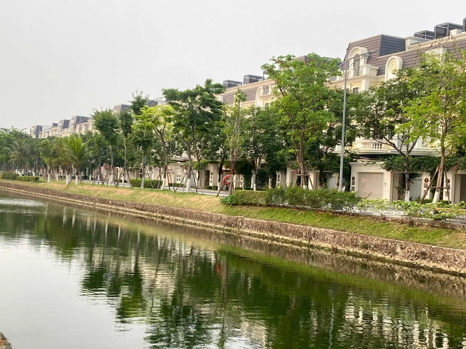 Hàng loại - giá nét- nhận cọc 24/24h