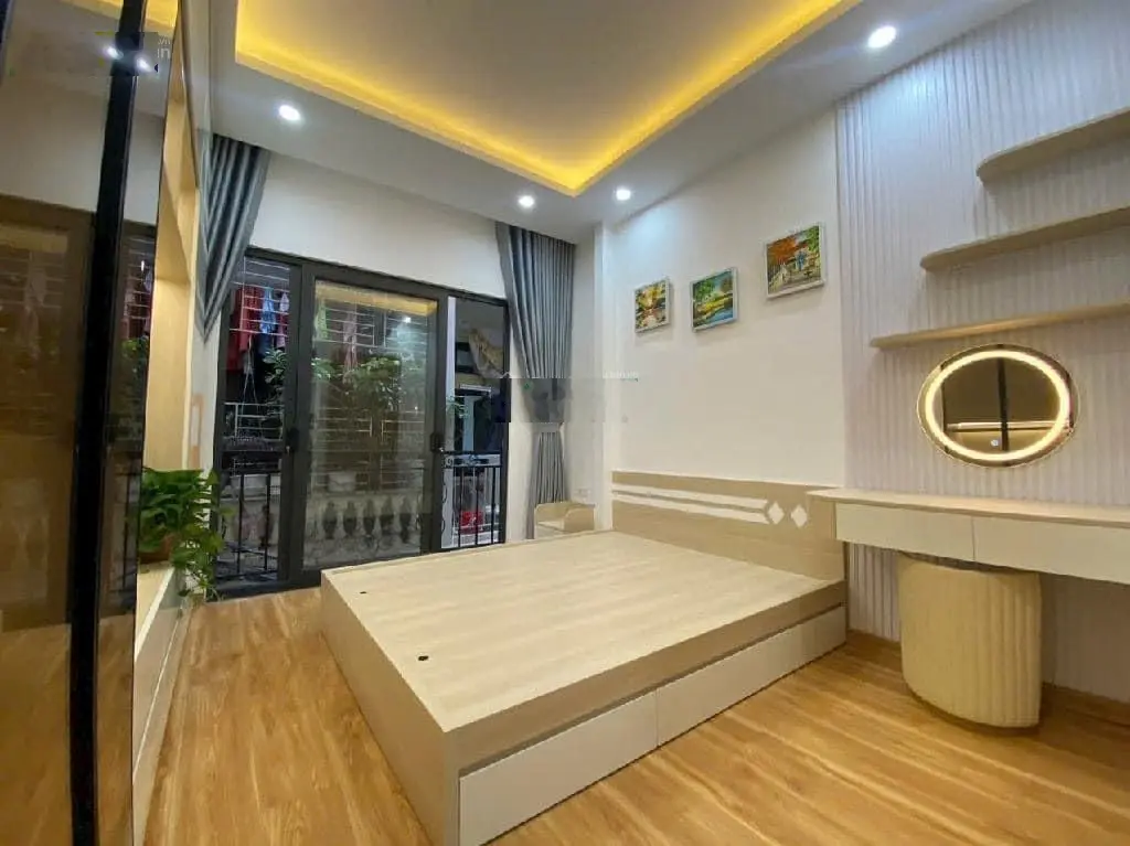 Hiếm! Giáp Ngoại Giao Đoàn, Xuân La - 38m2 - 5 tầng - Gần phố - Ngõ thông - ô tô - KD. Chỉ 6.04 tỷ