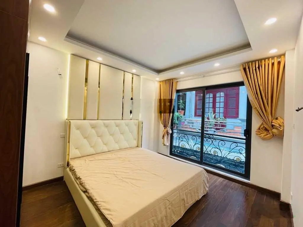 Bán nhà phố Bùi Xương Trạch, DT 40m2, 4 T, MT 3,9m, giá 7,7 tỷ, 0948 552 ***