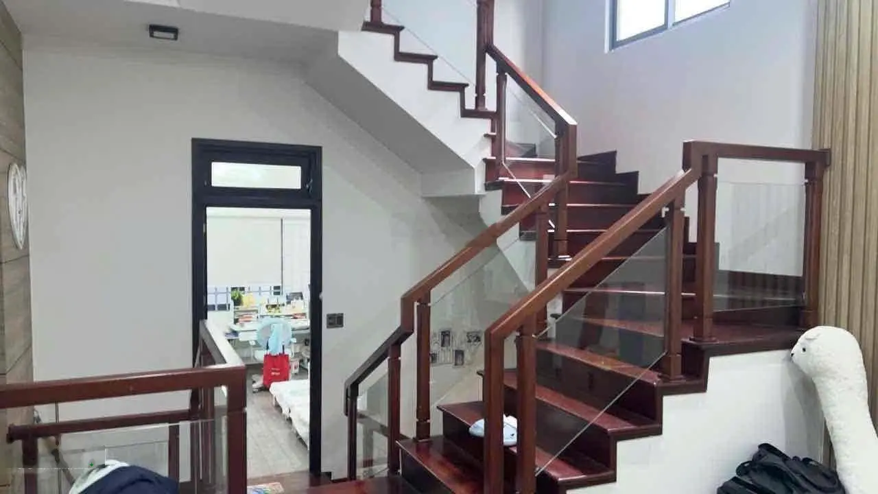 Bán nhà 4 tầng 83m2 ngang 4m5 mặt tiền đường Lê Quý Đôn, Giá chính chủ cho khách thiện chí.