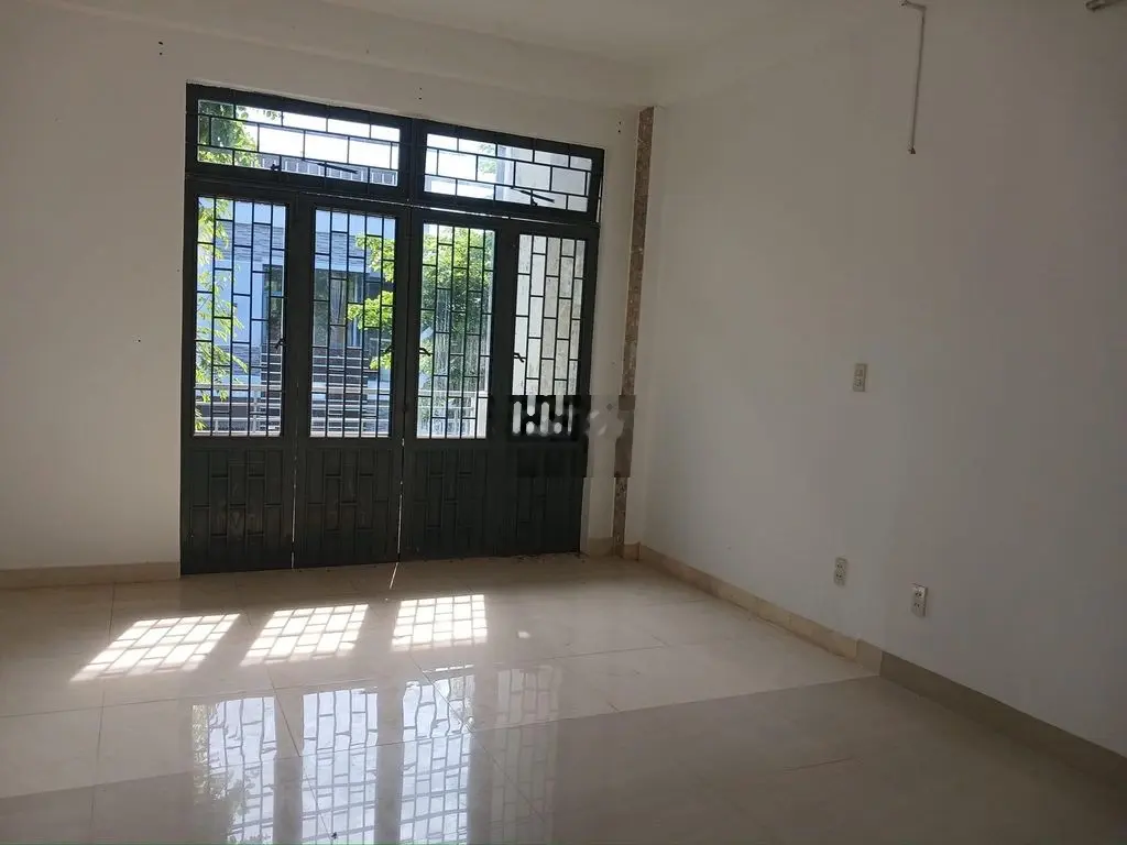 NHÀ MT TRUNG TÂM HC chỉ 6tỷ, *** 1 CĂN SẬP HẦM GIÁ RẺ