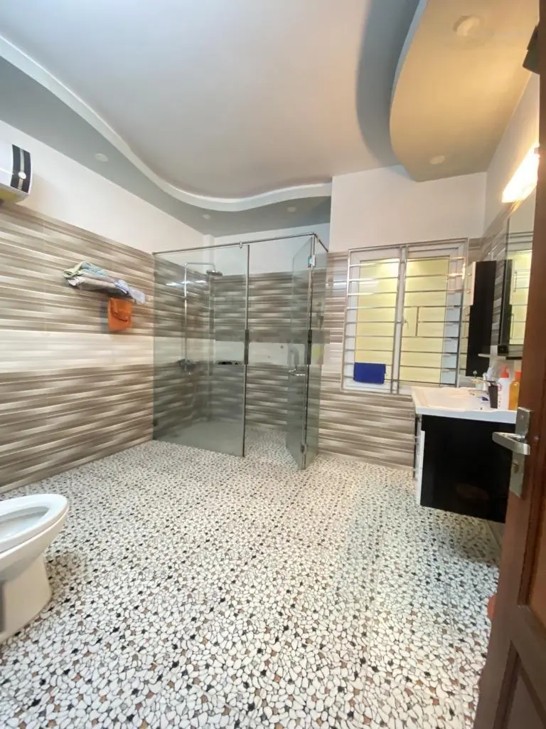 Hiếm - bán nhà phố Kim Đồng - ngõ rộng - nhà đẹp - thang máy - ô tô đỗ cửa - ở cho thuê rất tốt