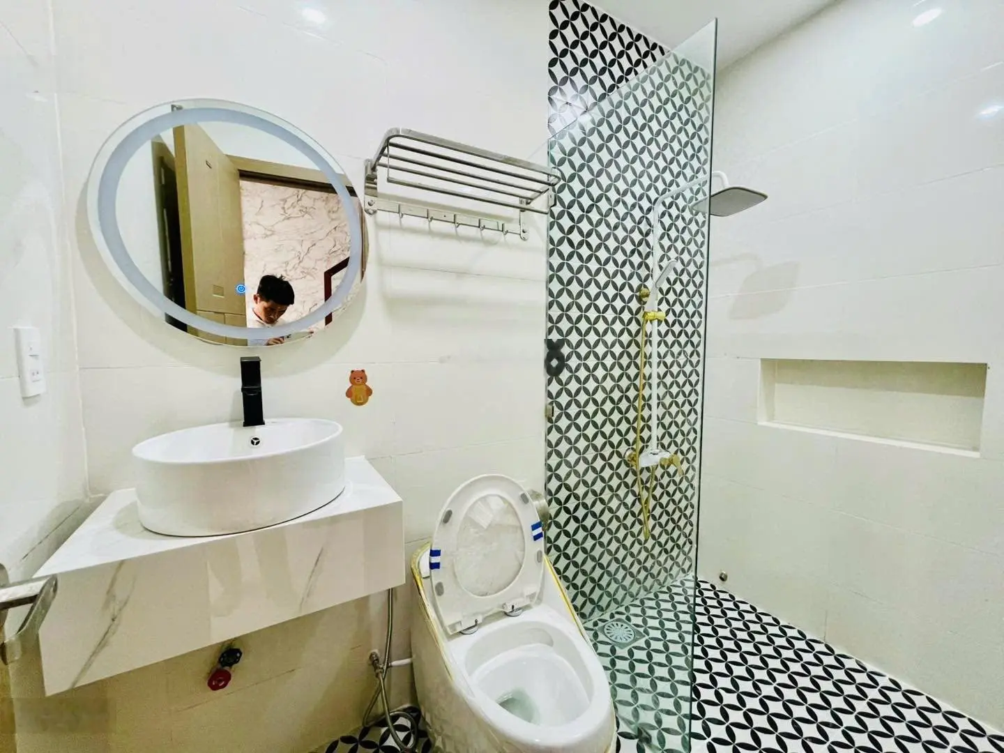 Giá 7tỷ200. xoay vốn bán gấp nhà nguyễn đình chính, phú nhuận. hxh. cách 50m đ. nuyễn văn trỗi