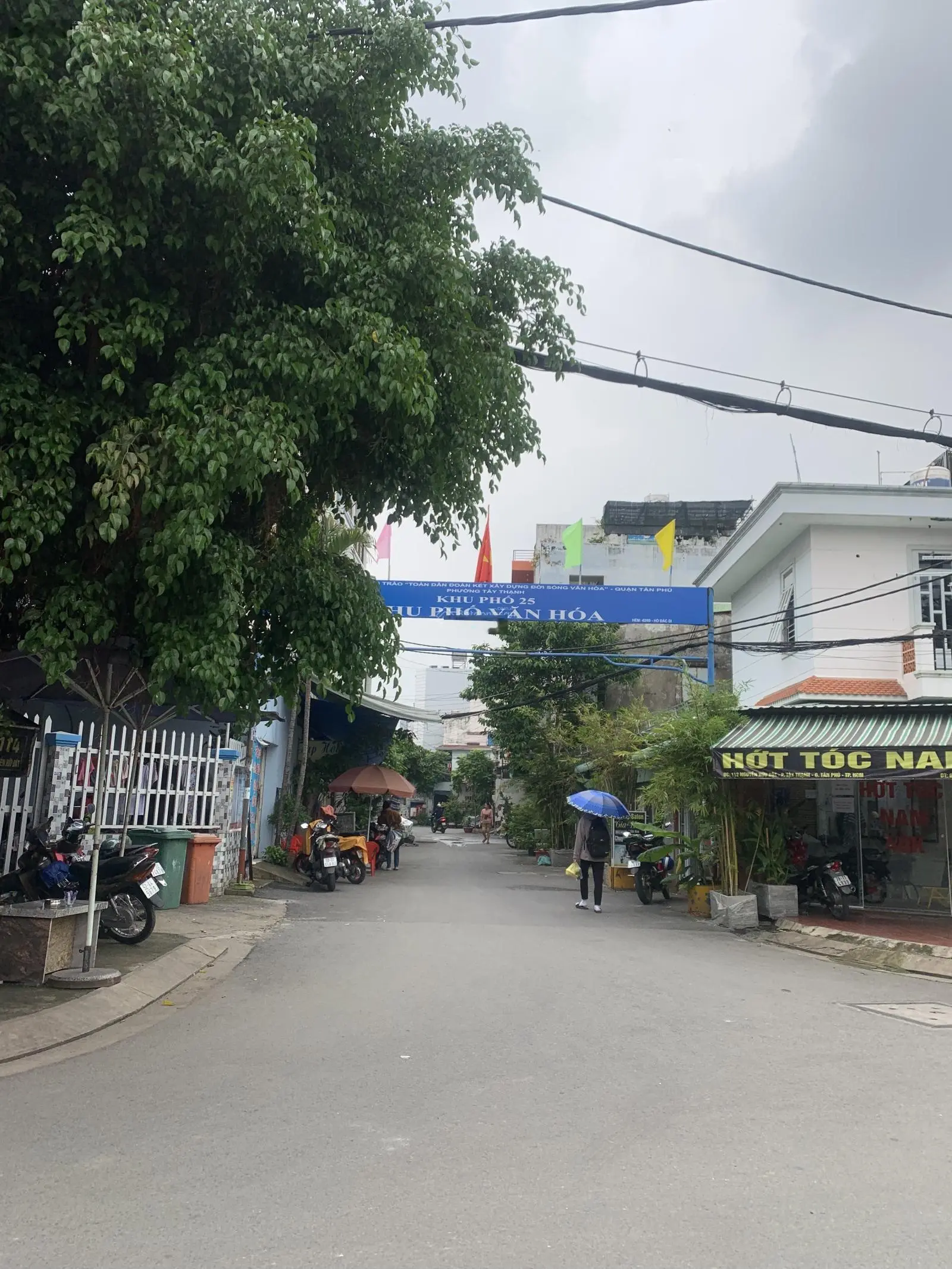 Bán nhà đường Lê Trọng Tấn gần trường Đại Học Thực Phẩm 4x14m 1trệt2lầu st giá 5 tỷ