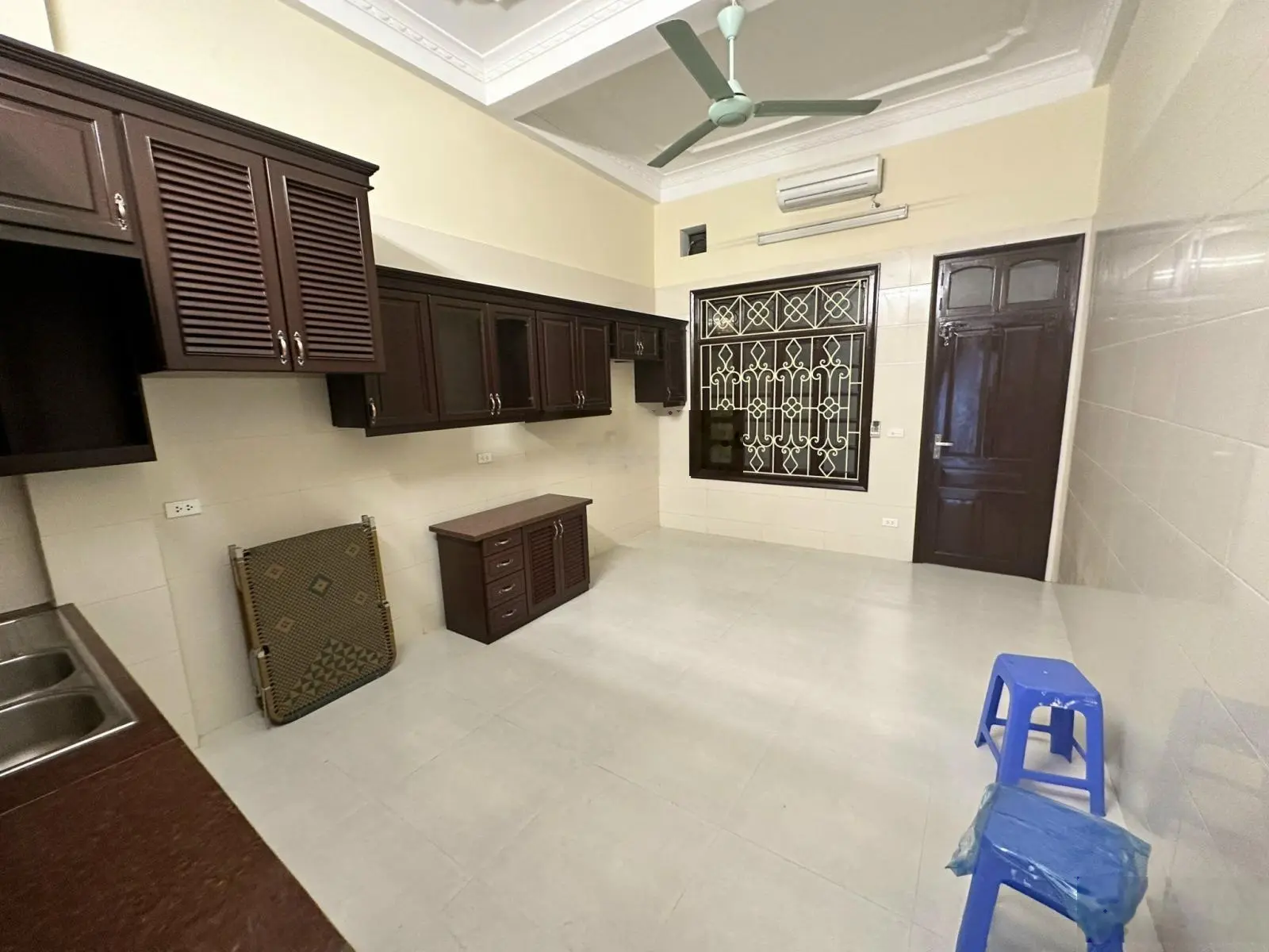 Cần bán nhà phố giá 17,8 tỷ 80m2 tại Phố Yên Lạc, Hà Nội