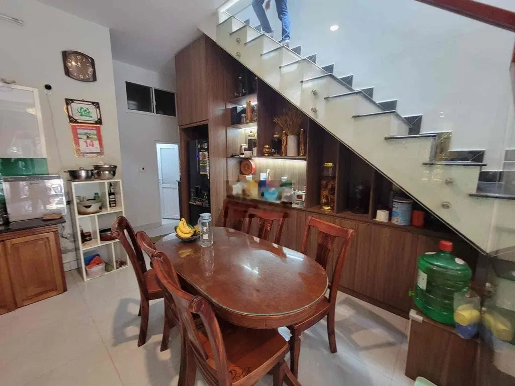 Nhà 2 tầng MT Hoà Minh kết cấu 3 tầng công năng đầy đủ giá chính chủ