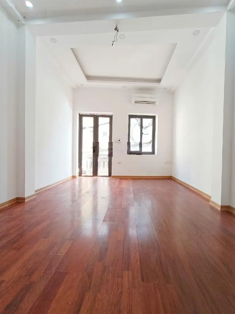 Bán nhà Bà Triệu, mặt ngõ chính ô tô tránh, gara oto, 58m2 chỉ có 11.6 tỷ