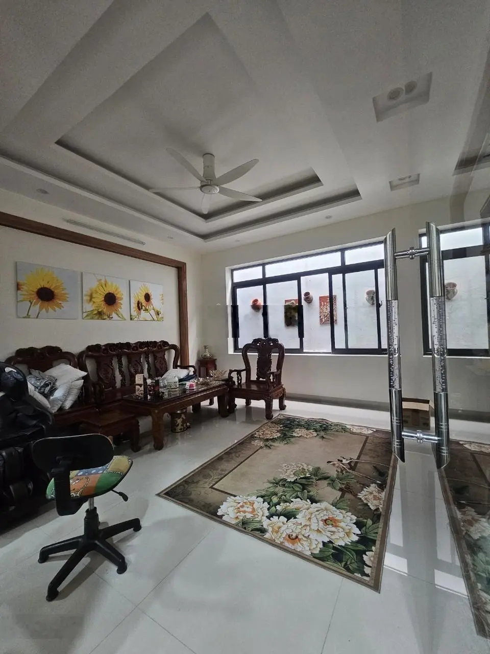 Bán nhà 4 tầng đường Trần Huyền Trân Tp Hải Dương, đường và vỉa hè rộng 15,5m. LH 0977 961 ***