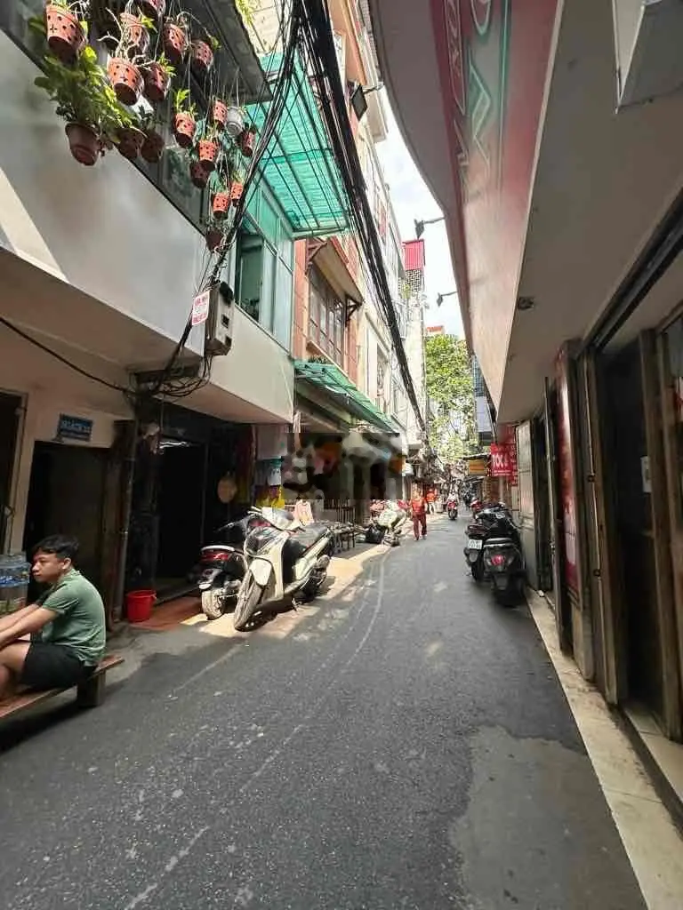 Cần bán nhà mặt phố ngõ Văn Chương, Đống Đa. Diện tích 44m2