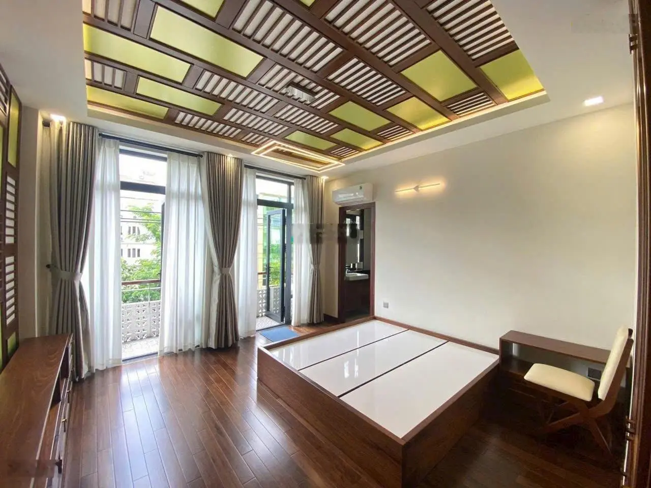 Bán Nhà Phố Hưng Gia 5 - Phú Mỹ Hưng, Quận 7. DT 108m2. MT rộng 6m, 4 tầng, có thang máy