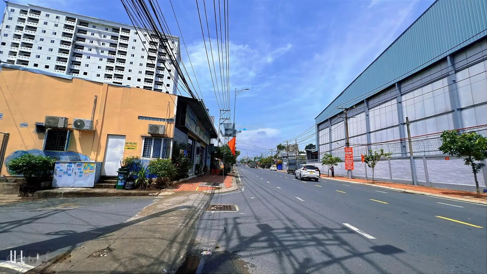 Nhà bán DT: 103.5m2(5 x 20m nở hậu) 7,2 tỷ, đường Lê Văn Chí, ô tô vào nhà ngay BVĐK Thủ Đức