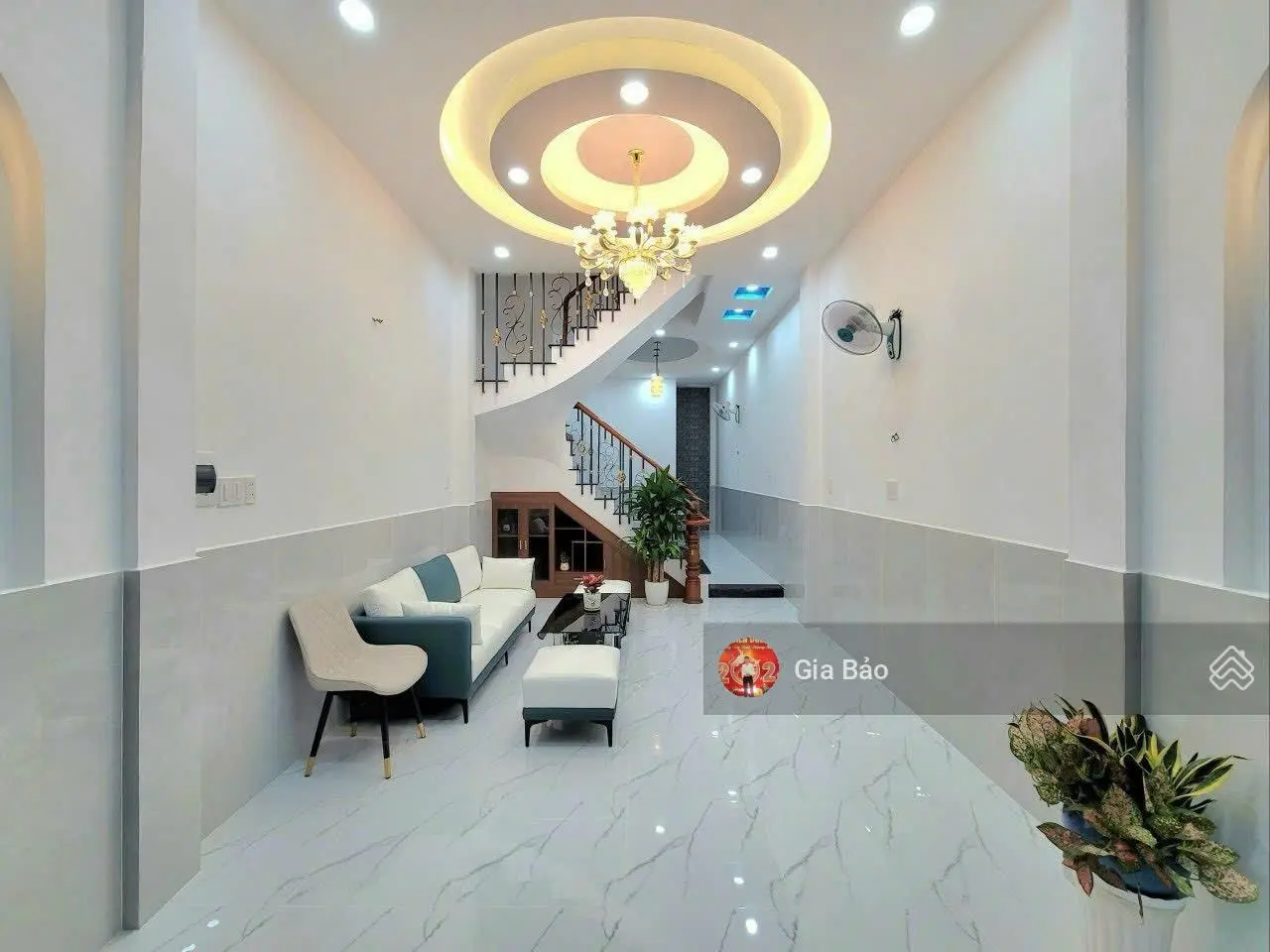 Cần bán gấp căn nhà 60m2 giá 3tỷ550 triệu đường Nguyễn Xí quận Bình Thạnh. Đang cho thuê 16tr/tháng