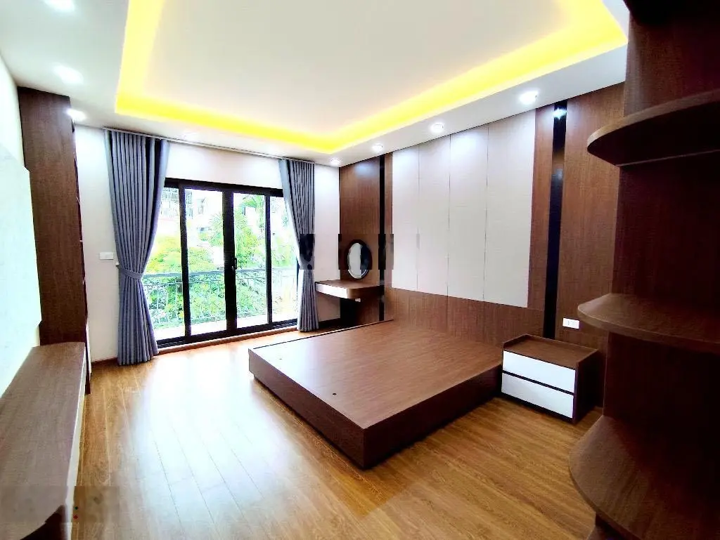 Tôi cần bán nhà đẹp phố Đặng Văn Ngữ - quận Đống Đa MT rộng ô tô kinh doanh tốt, giá rẻ
