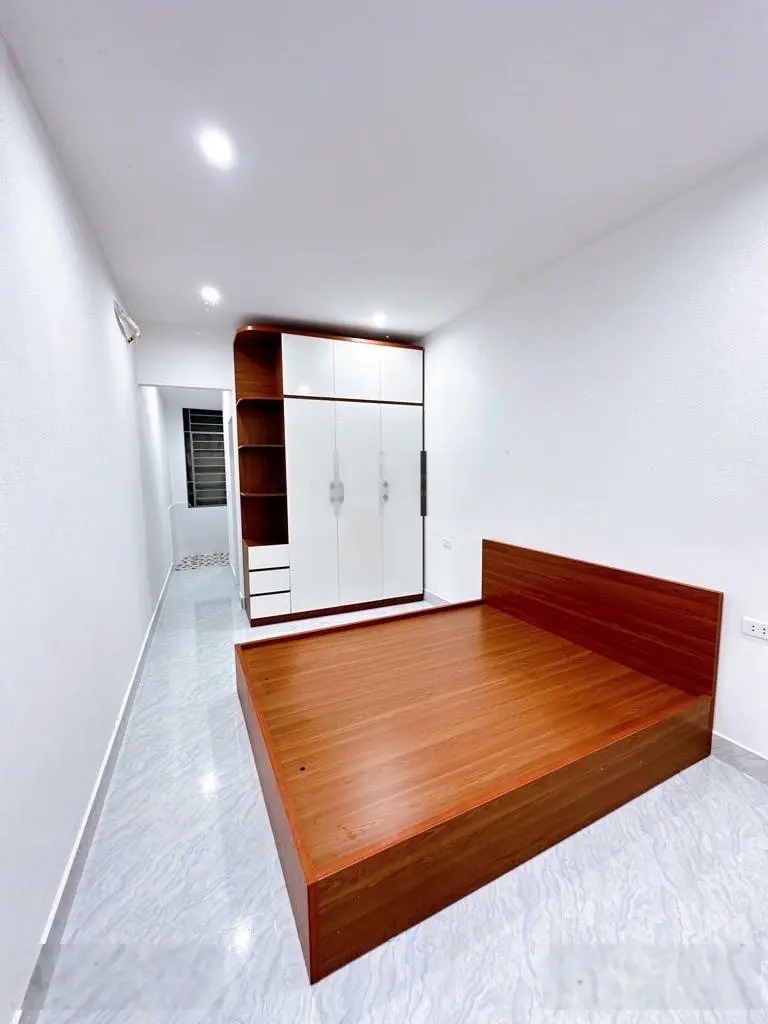 Ngõ 193 Phú Diễn, 58m2, 7 tầng, thang máy, 12p khép kín, full nội thất. Luôn full người thuê