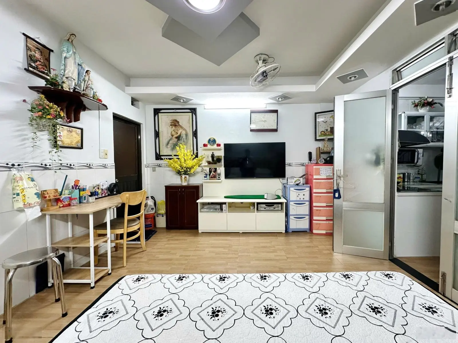 Nhà 5 lầu Lê Văn Sỹ 8PN khai thác ngay thu 60 tr/tháng, giá chỉ 13.5 tỷ