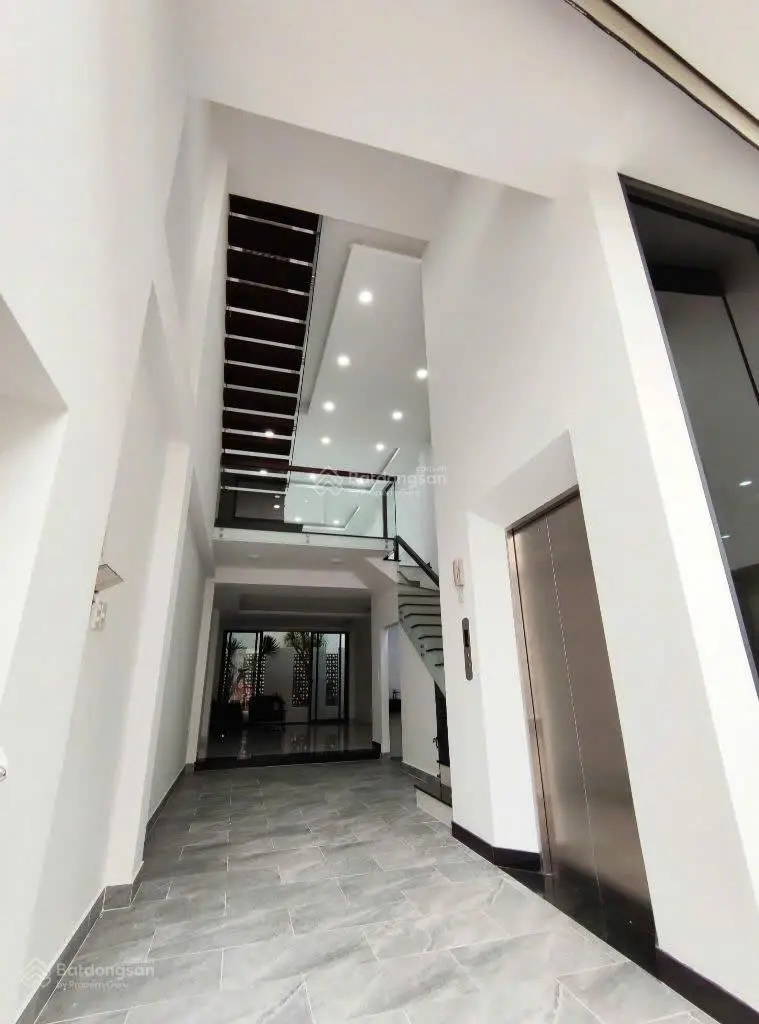 Toà Building Lý Chính Thắng 6 Tầng Thang Máy 7,7x20 5m ra Mặt Tiền
