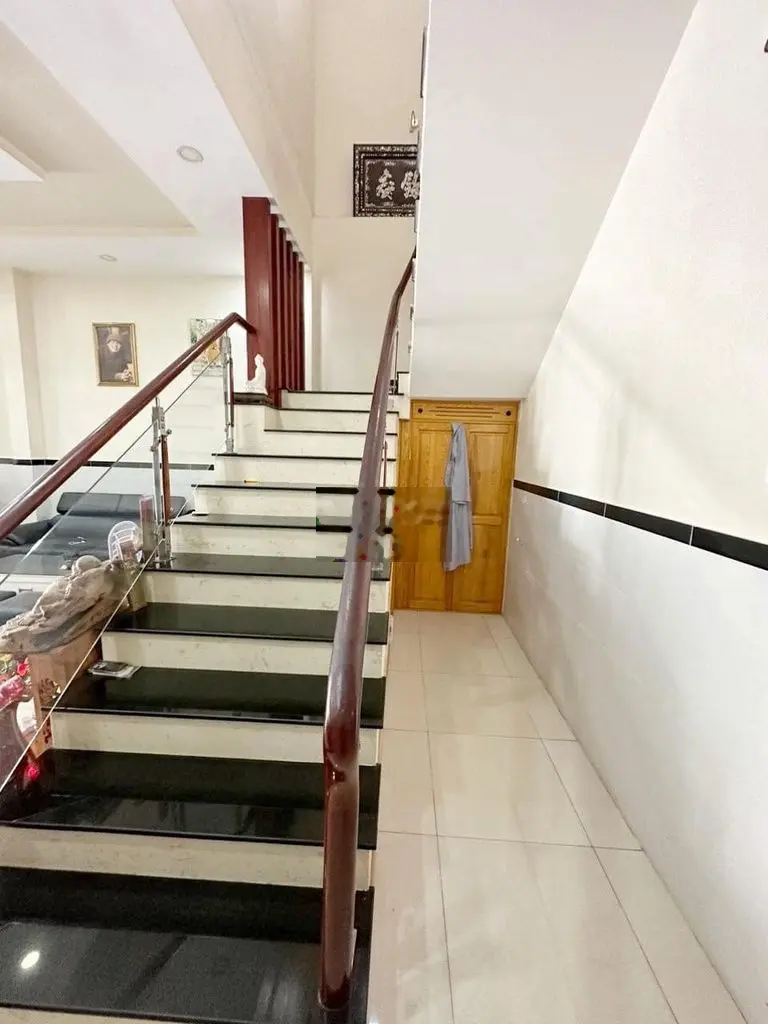 CHÍNH CHỦ CẦN BÁN GẤP NHÀ NGAY SÁT PHẠM VĂN ĐỒNG PHƯỜNG LINH TÂY, 5PN