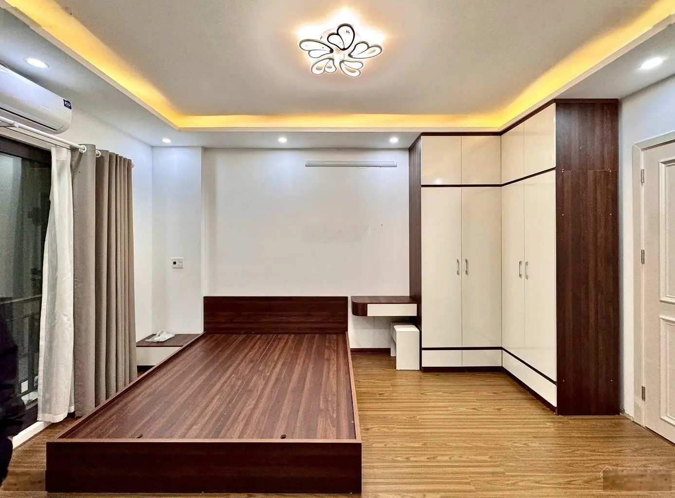 Nhà mới - 2 thoáng - full nội thất - ngõ thông - ở ngay tại hai bà trưng