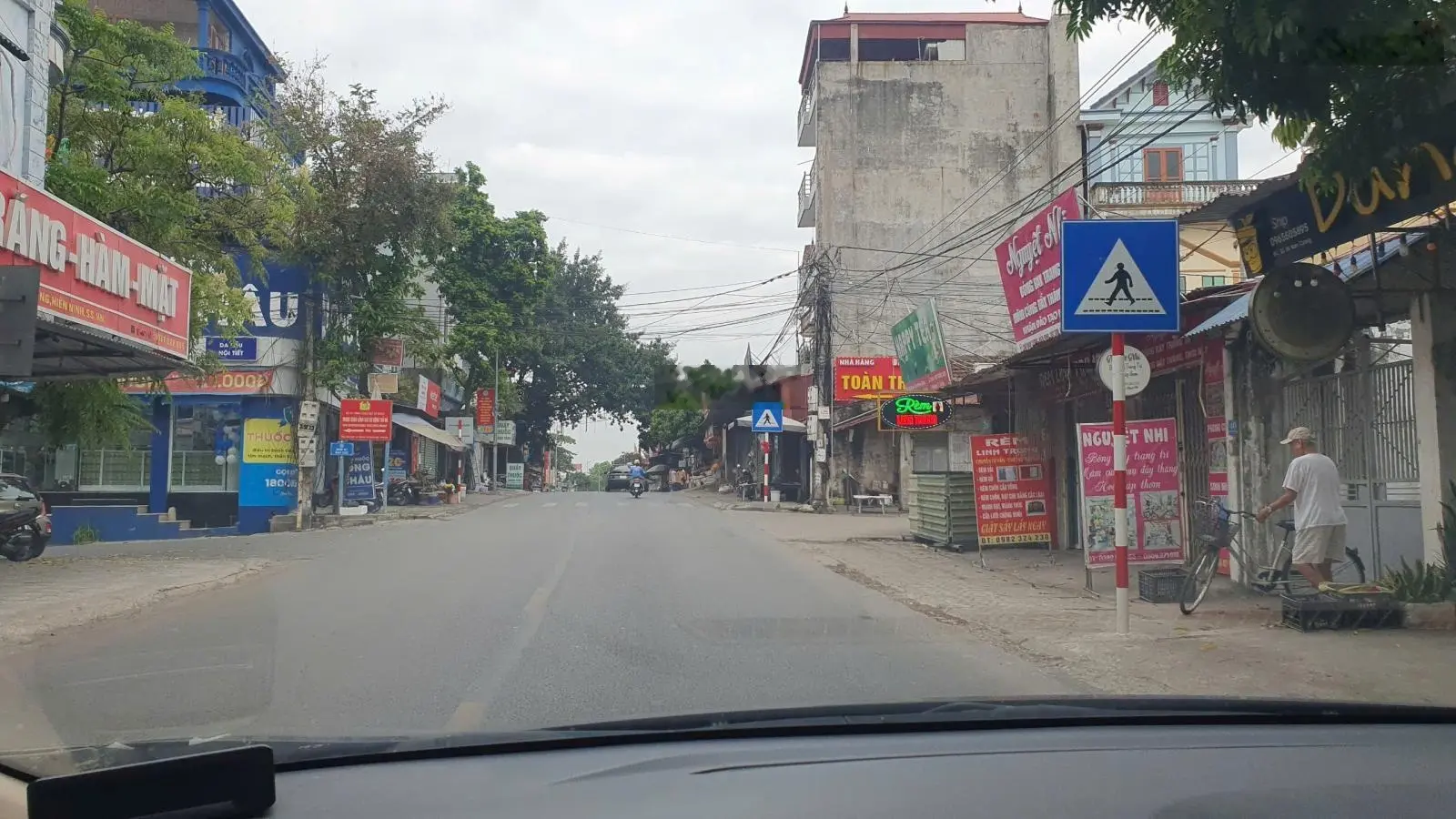 Gia đình em có 1 suất ngoại giao mua rẻ hơn 100tr lô góc 2 mặt tiền khu Minh Trí.Gần Nội Bài,VĐ4