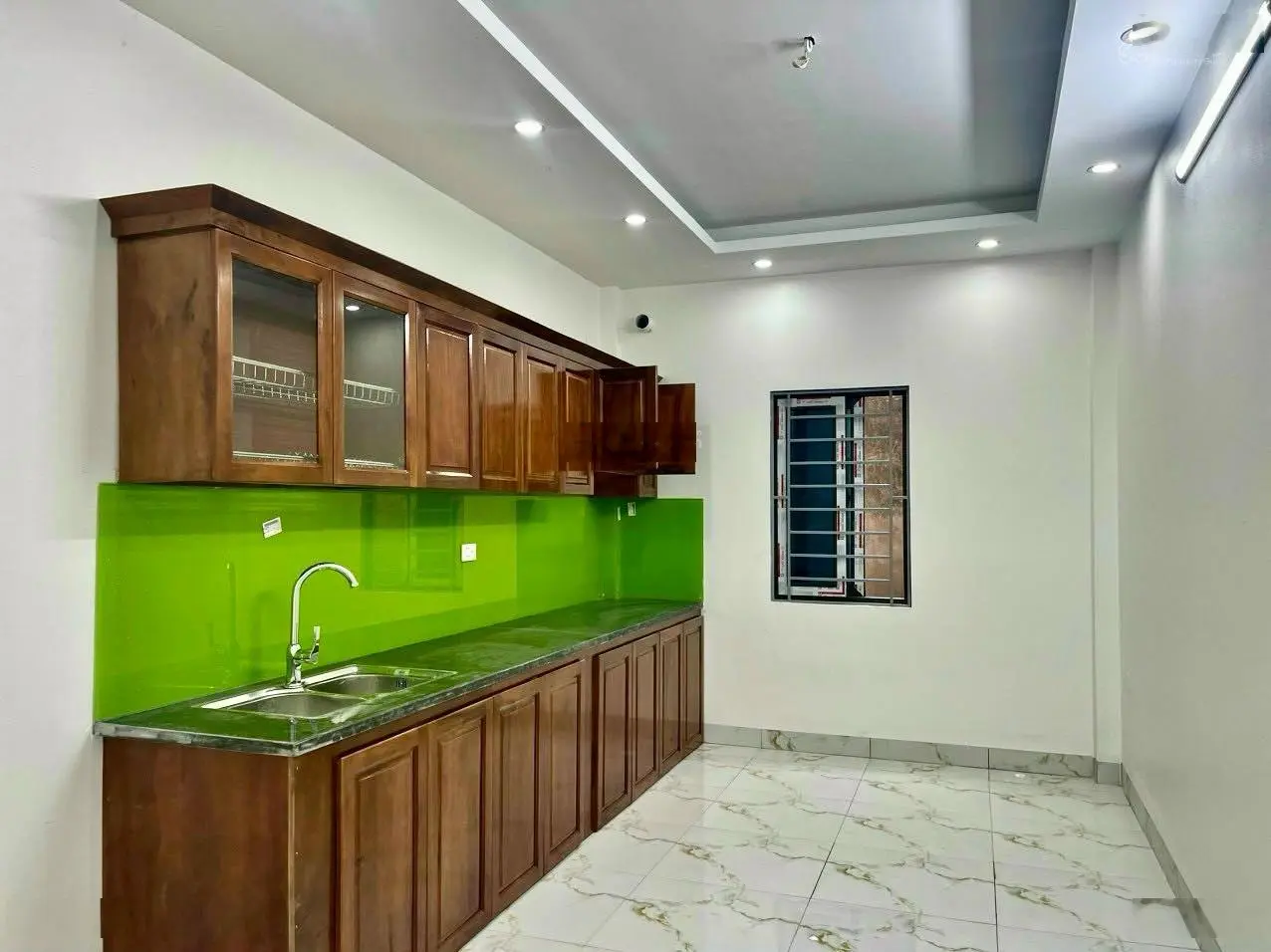 Nhà xây độc lập phố Xốm ô tô Vào nhà 36m2x4T, 4PN giá 5.x tỷ CTL LH 0978 939 ***