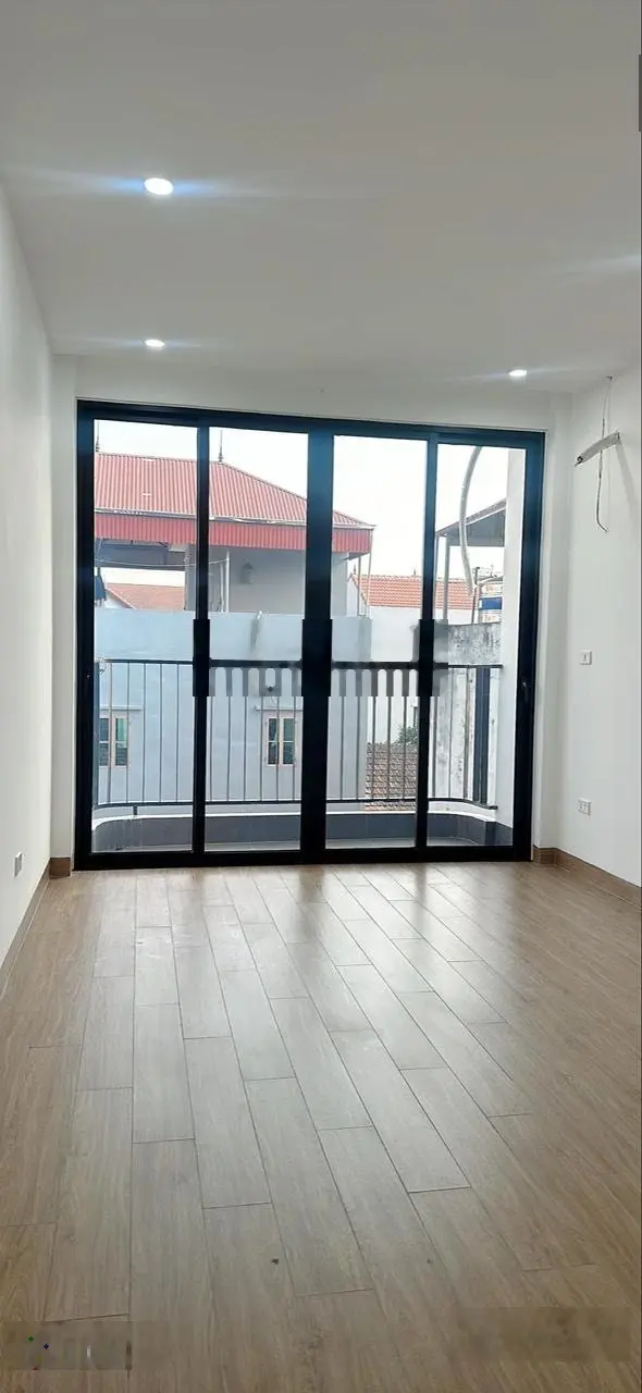 Chính chủ bán nhà la tinn- mới koong- ngõ nông thẳng tắp- 50m ra oto tránh- dt: 32m- 4t- mt: 3,5m