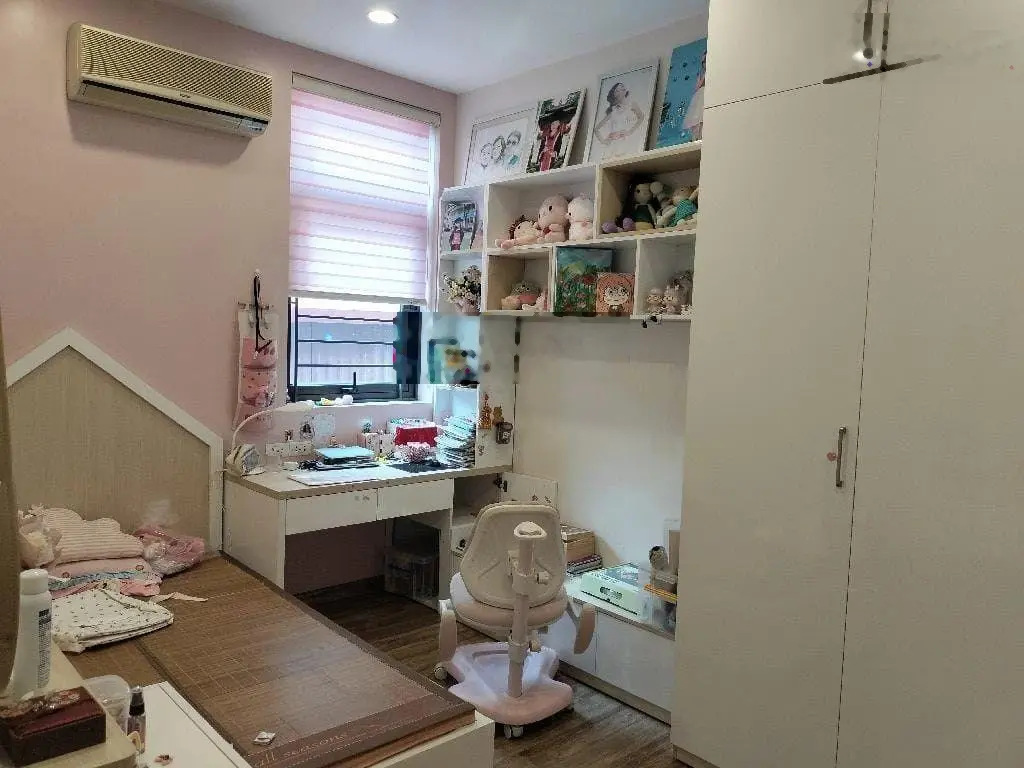 Bán nhà phố Thạch Cầu, Quận Long Biên, diện tích rộng, giá siêu mềm