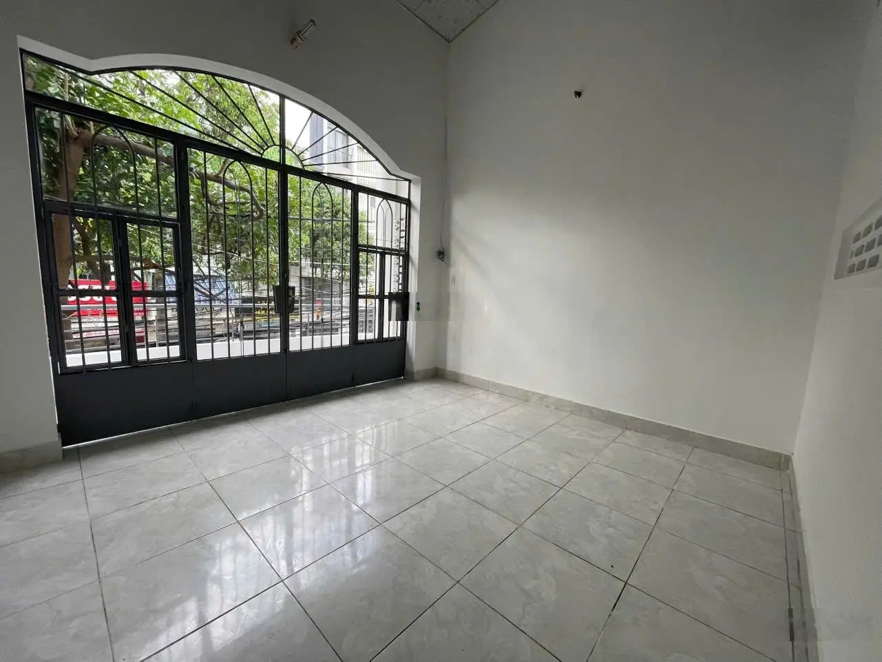 Bán nhà 2 tầng mặt tiền Nguyễn Thị Minh Khai - Phước Hoà giá chỉ 7 tỷ 500
