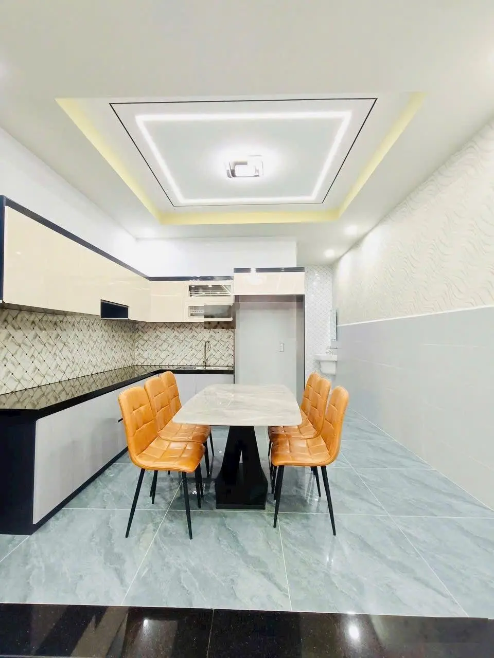 Bán NR Tô Ngọc Vân,giáp với Gò vấp, 5,8 tỷ, 60m2, 4PN, 5WC siêu hot, Quận 12, HCM