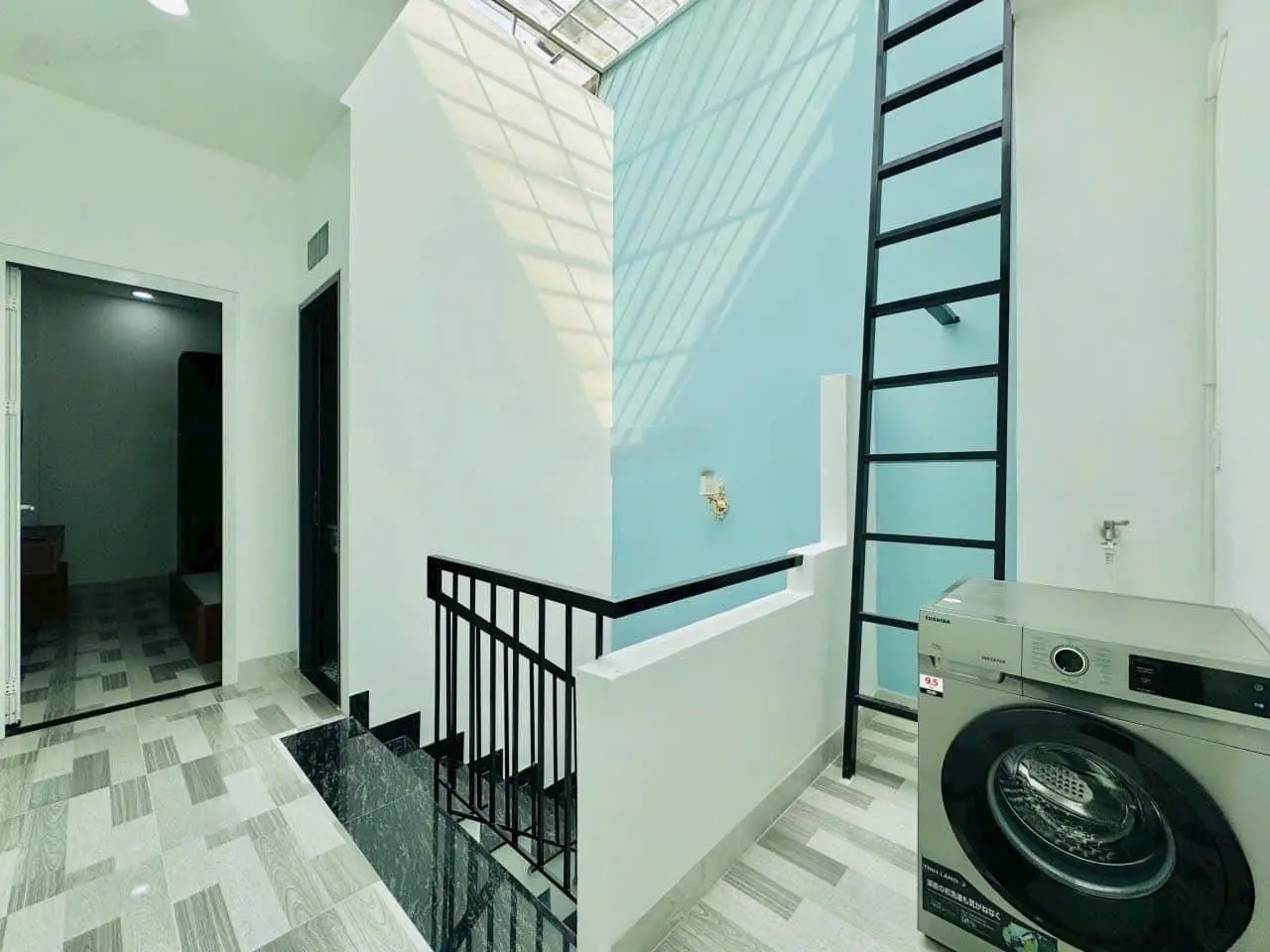 Kinh doanh thua lỗ bán gấp nhà ở Nhiêu Tứ, P6, Phú Nhuận. DT 28,2m2. Sổ hồng riêng