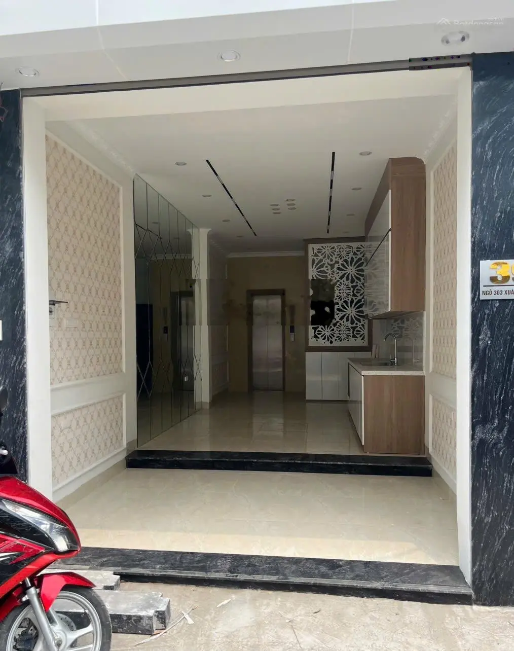 Hoa hậu Xuân Phương. Nam Từ Liêm. 6tầng mặt đường thông oto qua nhà - kinh doanh mọi mặt hàng